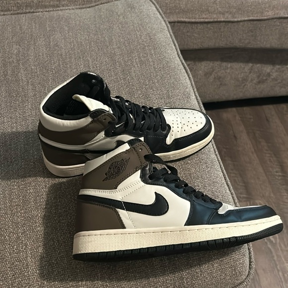 Jordan Other - Nike AIR JORDAN 1 Retro High DARK MOCHA